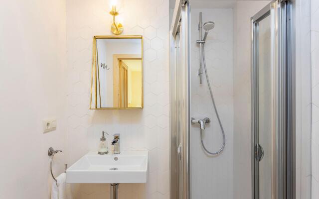 Stunning 4 Bedroom House In Albaicin. Alhacaba