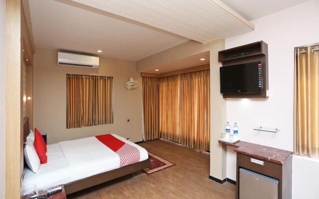 OYO 2337 Gold Coast Beach Resort