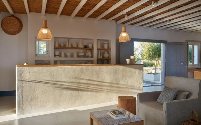 Milos Breeze Boutique Hotel