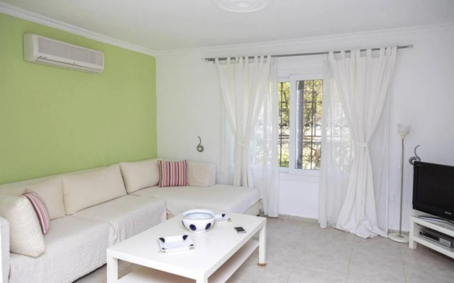 Comfy Triplex Near Beach With Garden in Bodrum