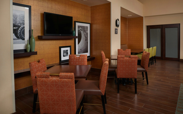 Hampton Inn & Suites Rogers