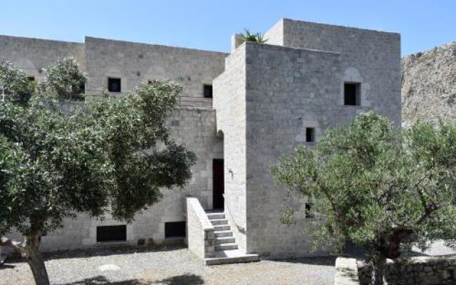 Akroyiali Apartments