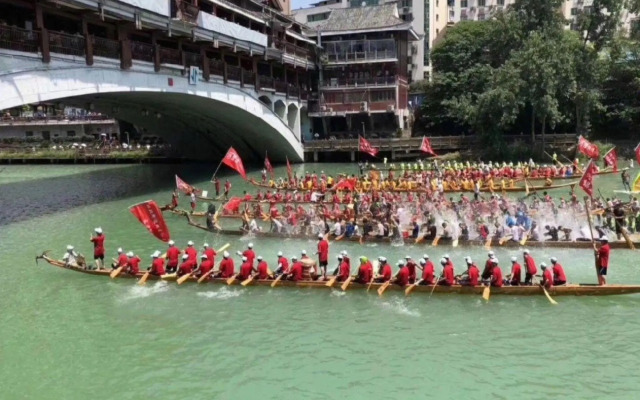 Shuangjiang Holiday Hotel