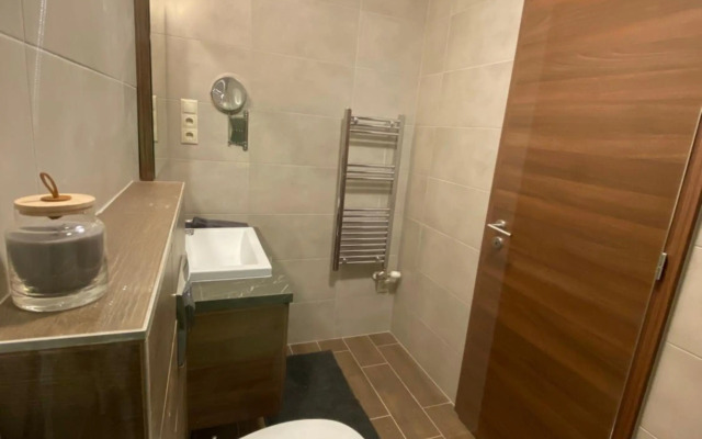 Frank & Fang Apartments MK1