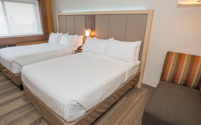 Best Western Roslyn-Long Island Hotel