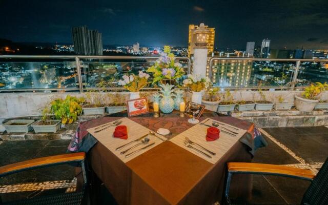 King's Hotel Nagoya Batam