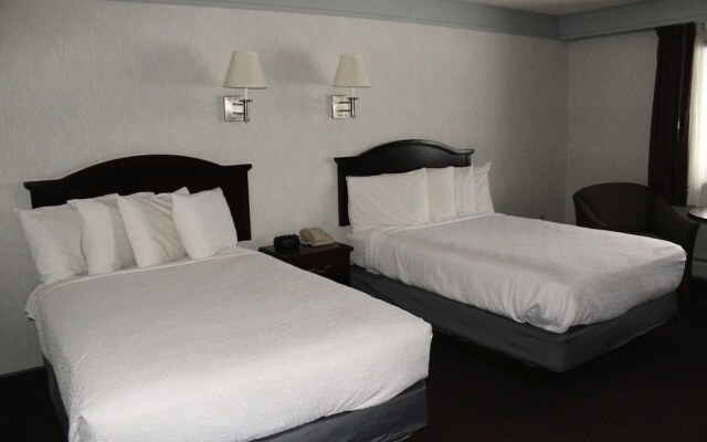 Shiretown Inn & Suites