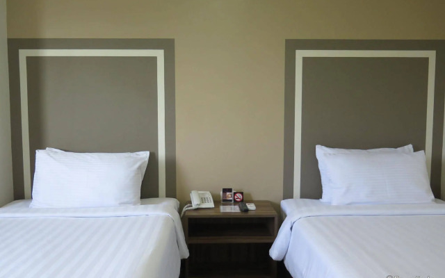 S Hotel and Residences