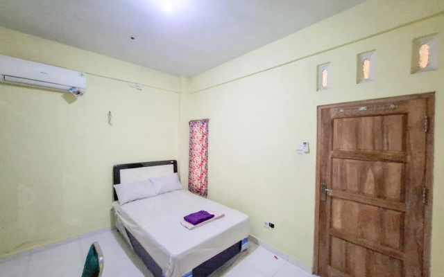 Sekapuk Indah Guest House Syariah Gresik RedPartner – Guest Rooms – Gosari
