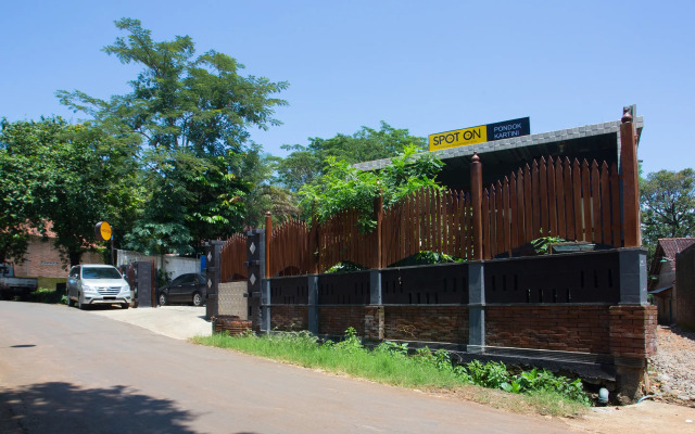 SPOT ON 2761 Pondok Kartini