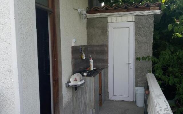 Nika's Guest House