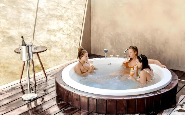 Sea Horse Hotel and Spa