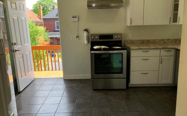 1/F 2 bed rooms
