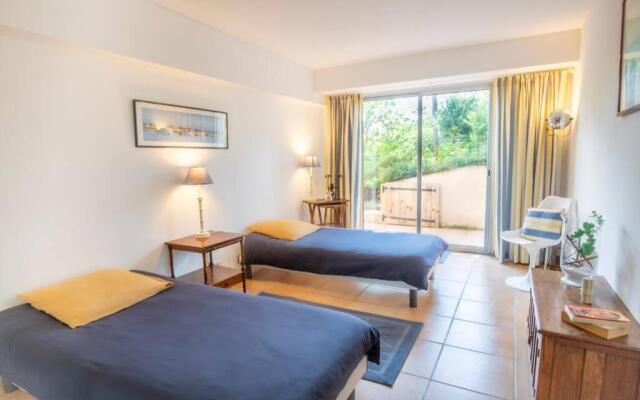 Forest flat / Terrasse-spa-bbq-10min à pieds de la plage