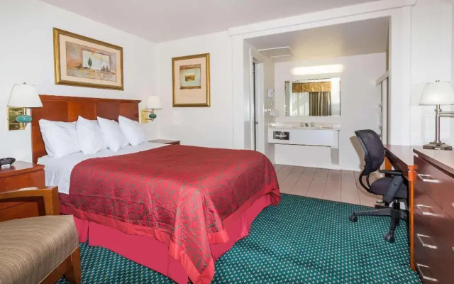 Days Inn By Wyndham Kimball