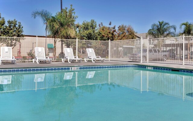 Holiday Inn Express Delano by IHG