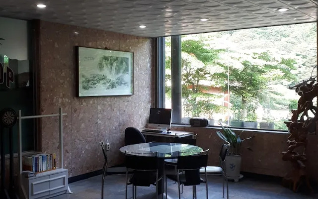 EUNHYE Family Hotel