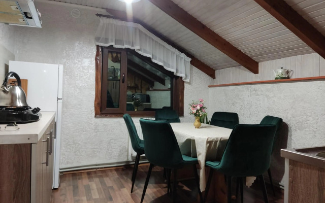 Апартаменти "У Кузьмича" 1