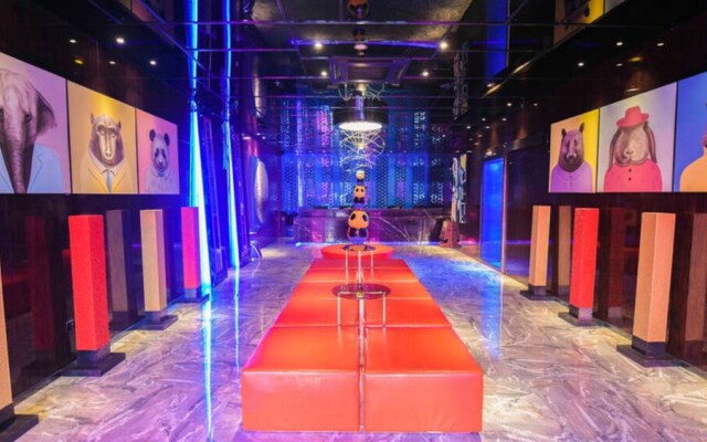Yantai Huarui Danfeng Holiday Hotel