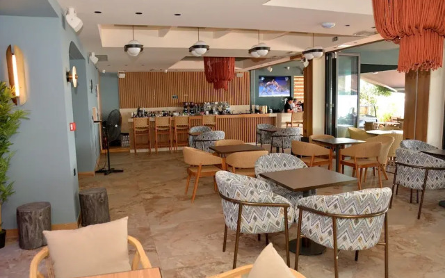 Akteon Girni Hotel