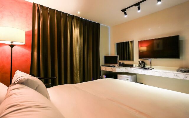 Hotel 9 in Dongdaemoon