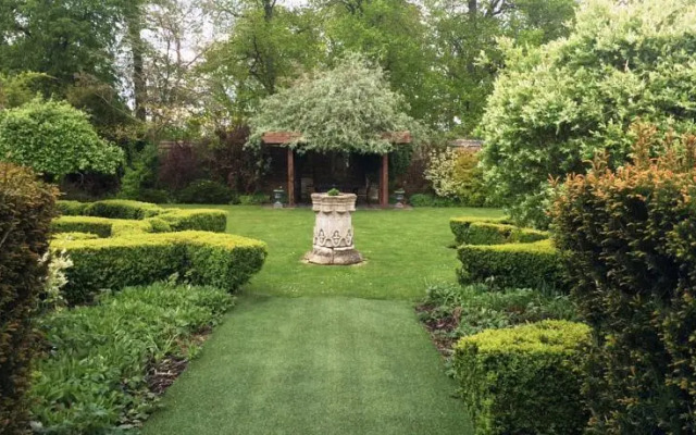 Weston Manor Hotel