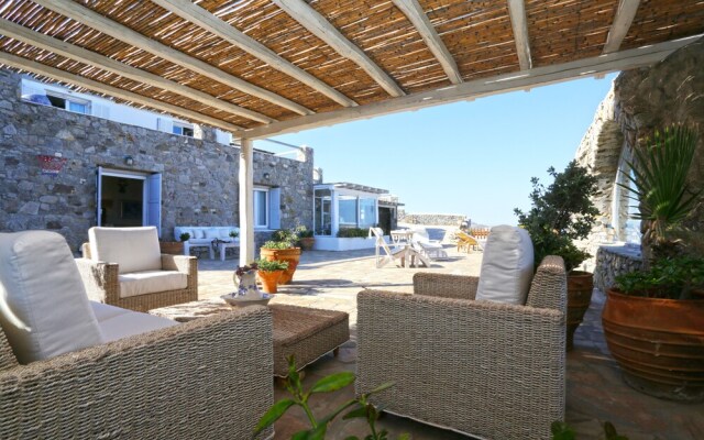 Amati Villa Cavo Dellos