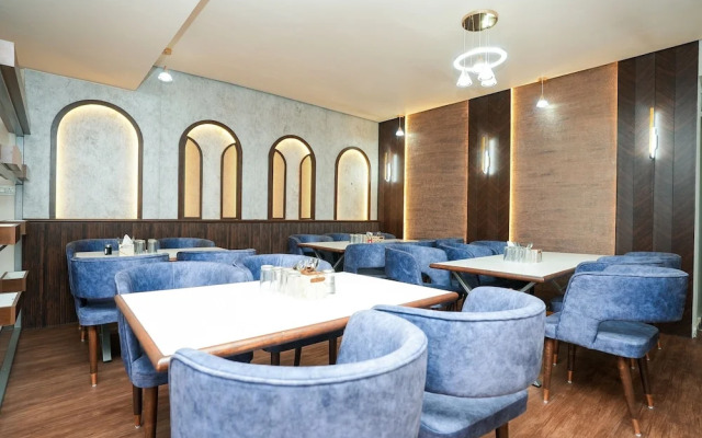 Hotel Opera Inn near Central Bus Stand
