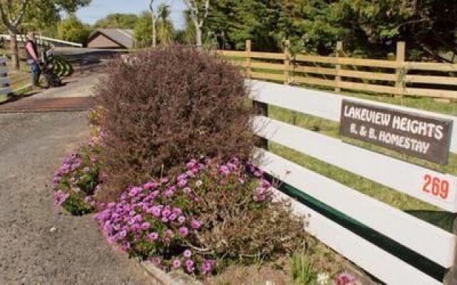 Lakeview Heights B&B Farmstay