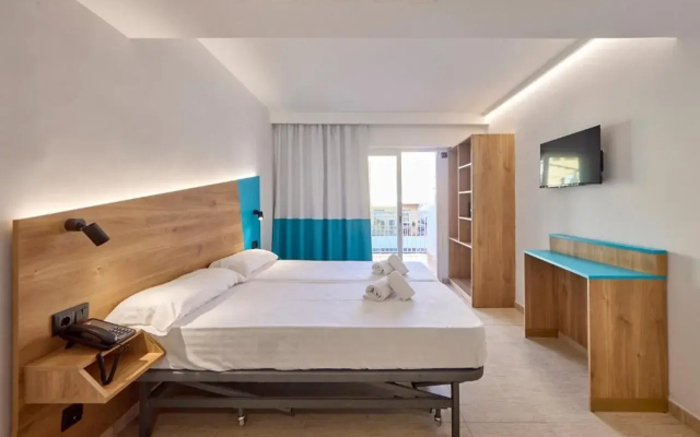 AHOI! Urban Beach Hotel