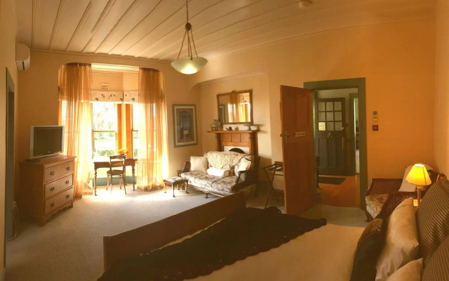Oak Lane Lodge