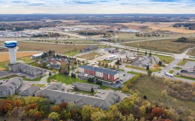 Holiday Inn Express Hotel & Suites St. Cloud by IHG