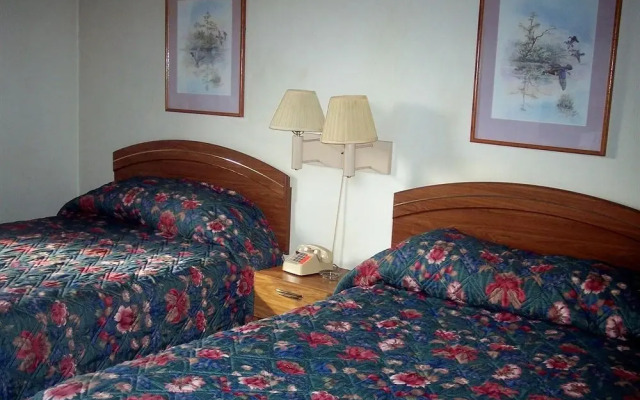Hillcrest Hotel and Lounge