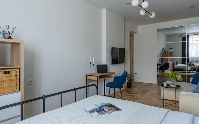 Апартаменты на набережной канала Грибоедова 14