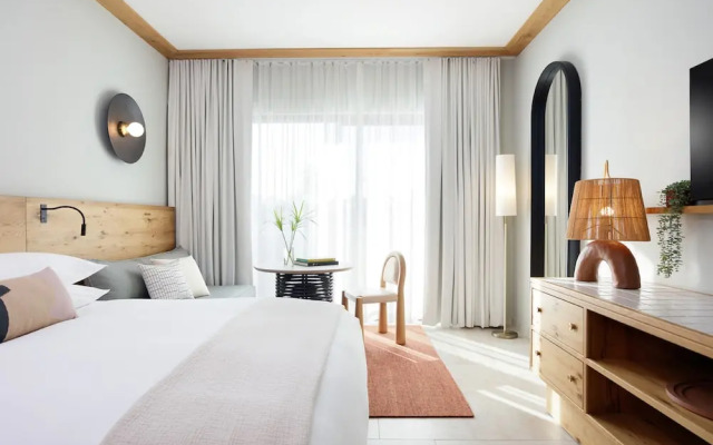 Hotel Indigo Grand Cayman by IHG