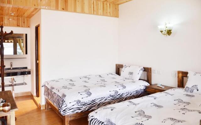 Tourist Courtyard Hotel