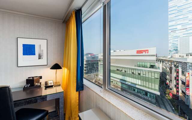 E-Central Downtown Los Angeles Hotel