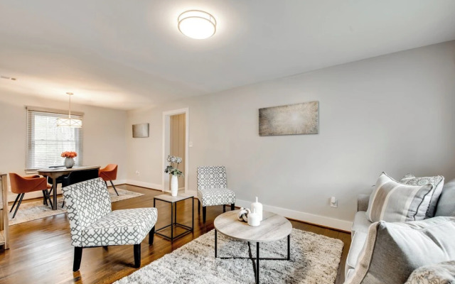 Pet-friendly Home ~ 6 Mi to Downtown Atlanta!