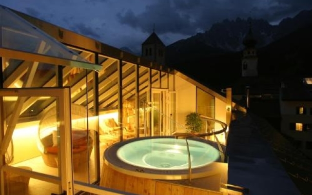 Hotel Cavallino Bianco - Weisses Roessl