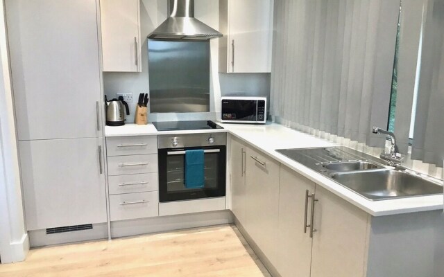 Heathrow Airport Apartments (Peymans)