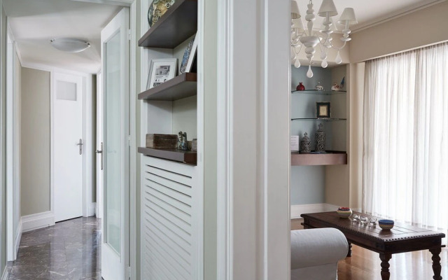 Fabulous 3 Bedroom Apartment near Kalimarmaro