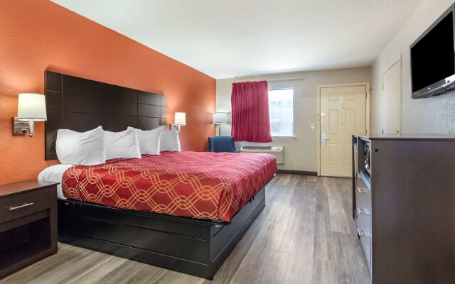Econo Lodge Near SeaWorld