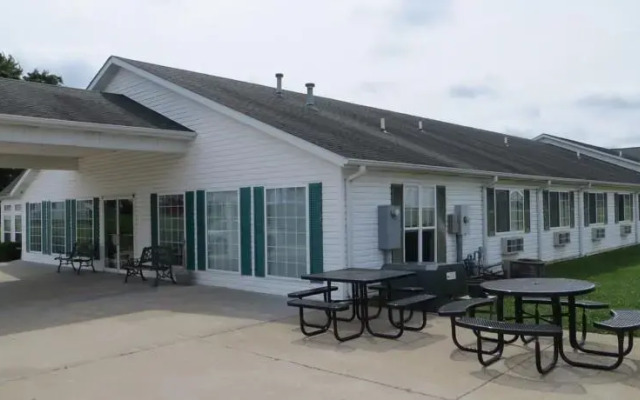 Red Bud Country Inn