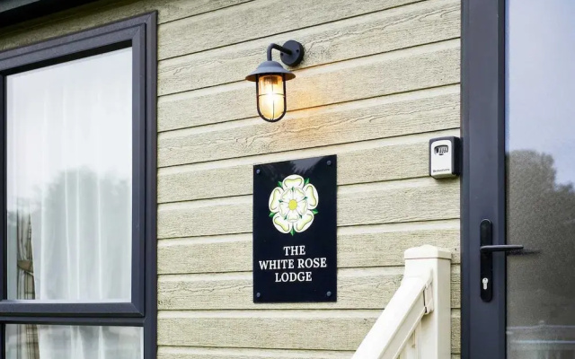 Host Stay The White Rose Lodge