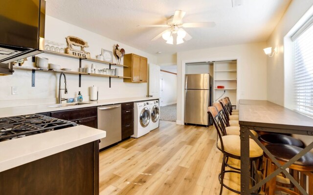 Spacious Hildale House w/ Large Deck!