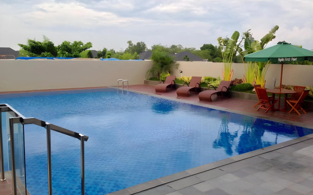 Ayola First Point Hotel Pekanbaru