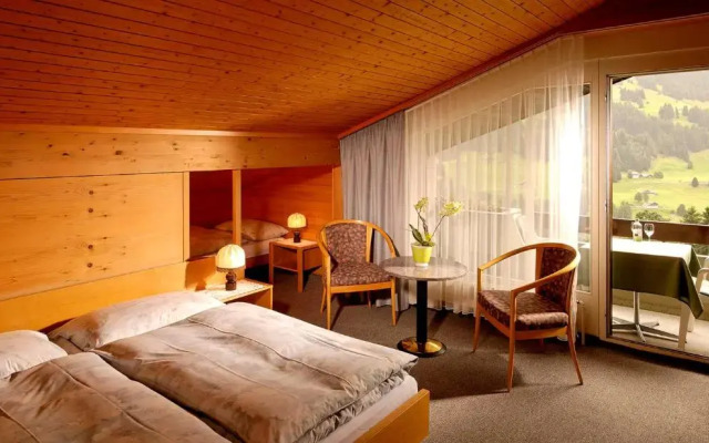 Hotel Crystal
