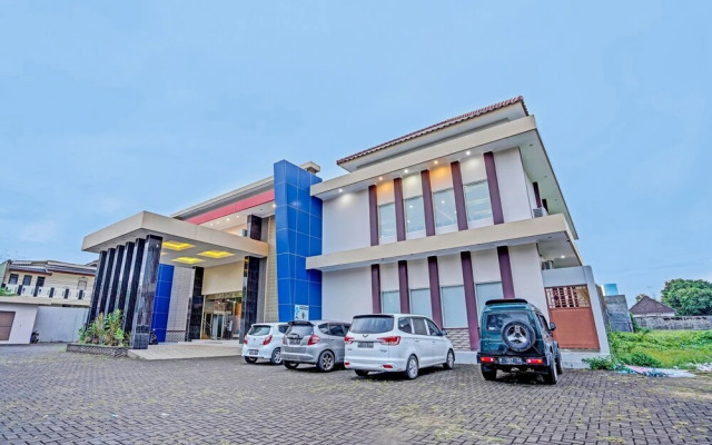 Capital O 91166 El Malik Hotel