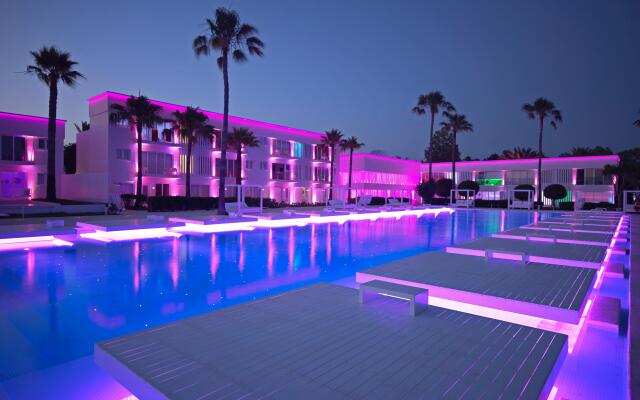 So White Club Resort