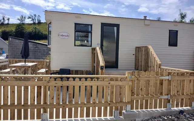 Comfortable Mobile Home in the Countryside